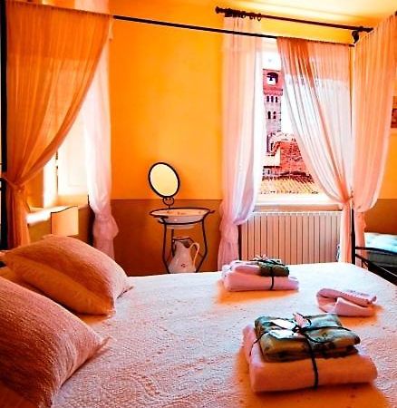 Bed And Breakfast Evelina Lucca Eksteriør billede
