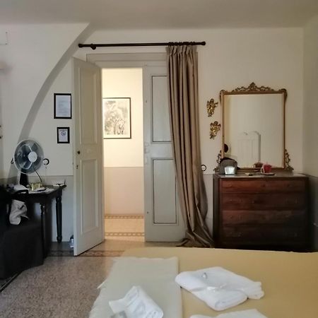 Bed And Breakfast Evelina Lucca Eksteriør billede