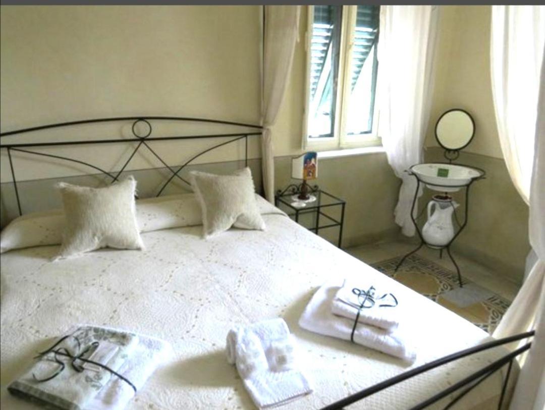 Bed And Breakfast Evelina Lucca Eksteriør billede